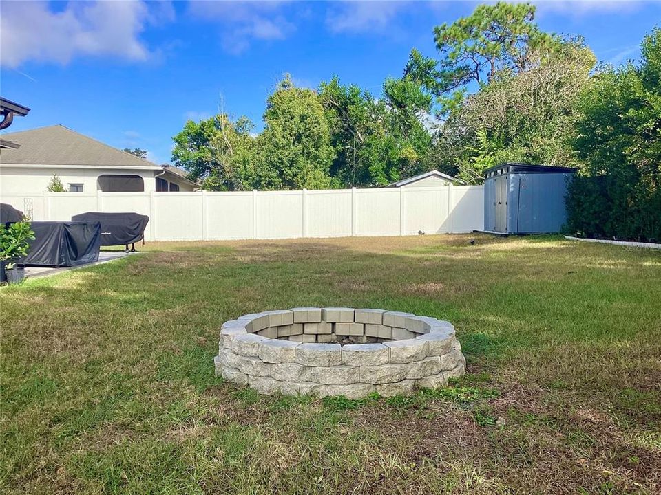 For Sale: $369,999 (4 beds, 2 baths, 1453 Square Feet)