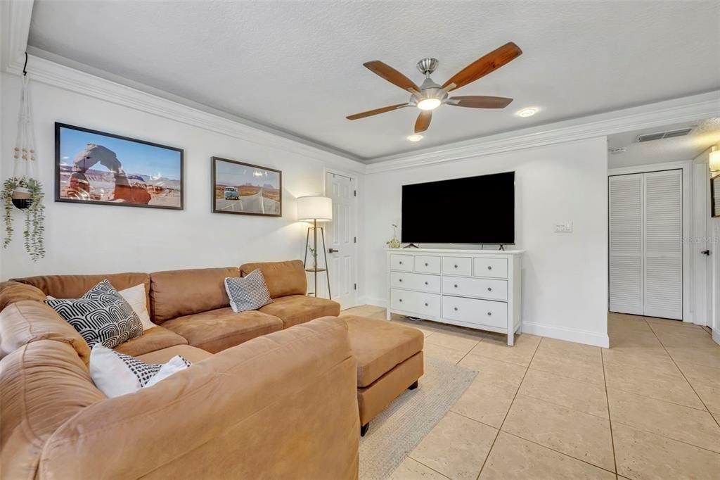 На продажу: $174,500 (1 спален, 1 ванн, 550 Квадратных фут)