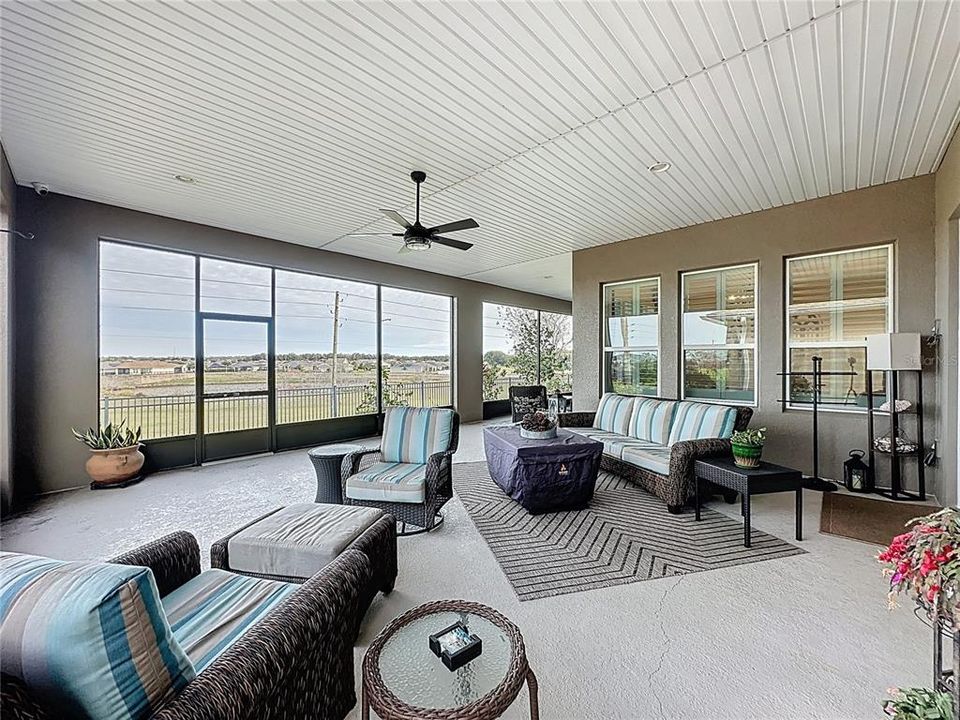 En Venta: $625,000 (3 camas, 2 baños, 2392 Pies cuadrados)