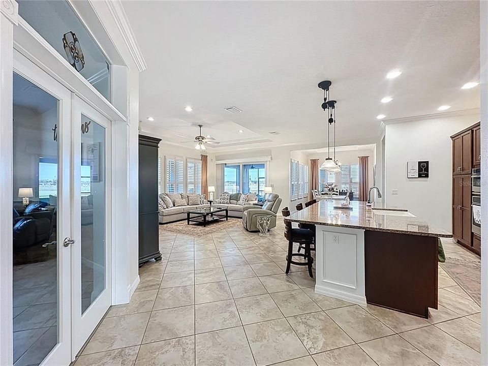 En Venta: $625,000 (3 camas, 2 baños, 2392 Pies cuadrados)