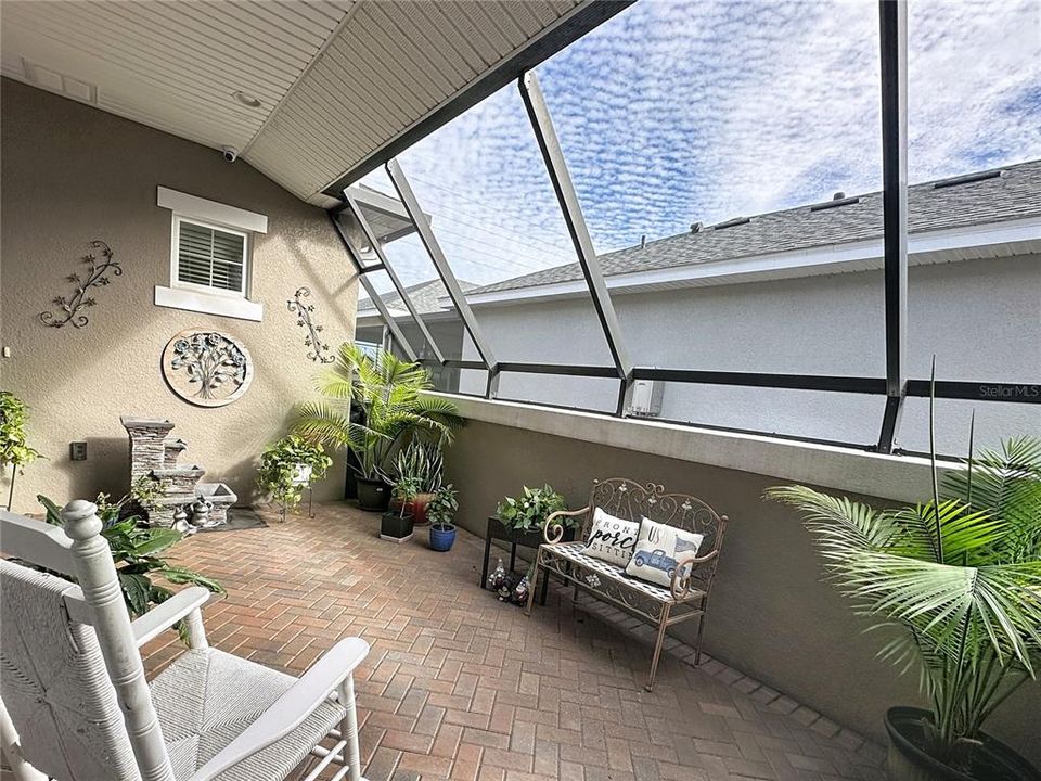 En Venta: $625,000 (3 camas, 2 baños, 2392 Pies cuadrados)