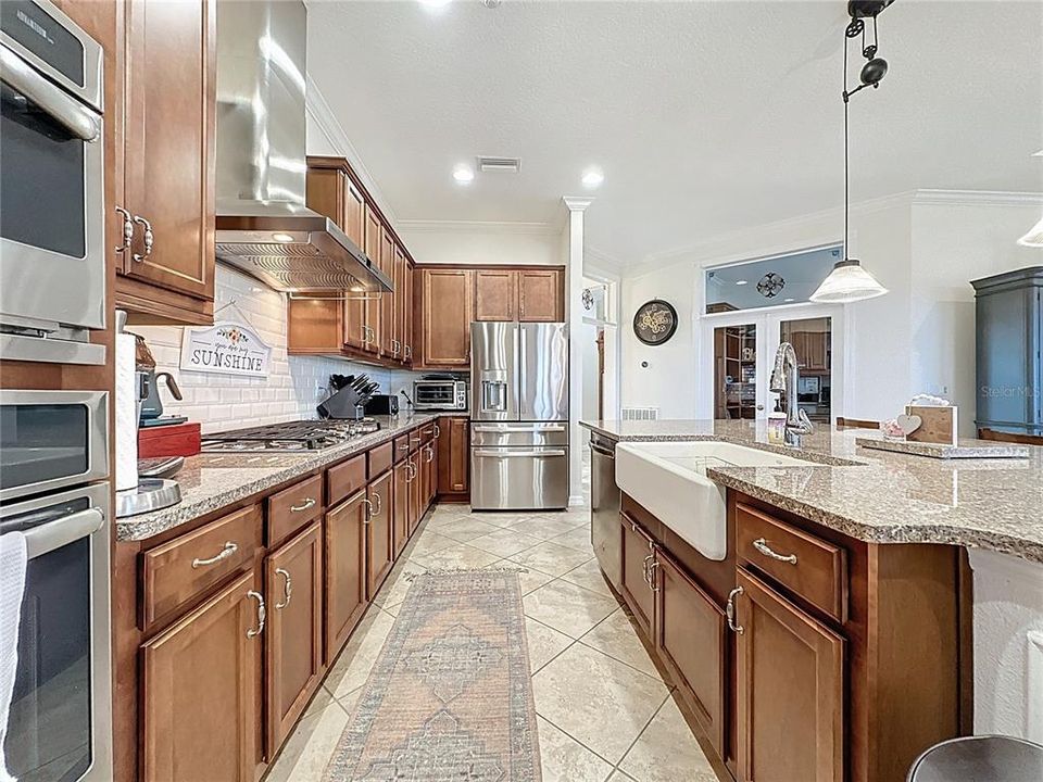 En Venta: $625,000 (3 camas, 2 baños, 2392 Pies cuadrados)