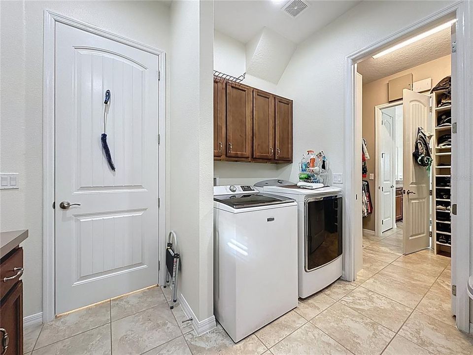 En Venta: $625,000 (3 camas, 2 baños, 2392 Pies cuadrados)