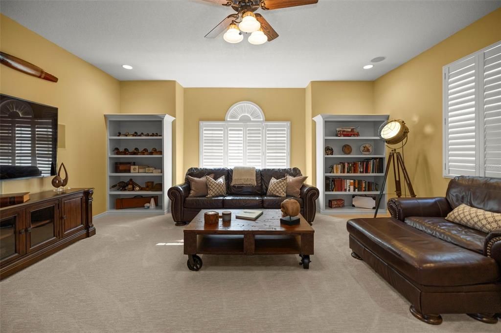 待售: $1,175,000 (6 贝兹, 4 浴室, 4059 平方英尺)