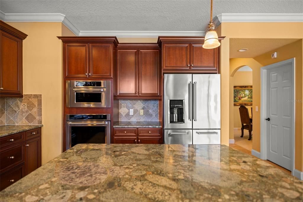 待售: $1,175,000 (6 贝兹, 4 浴室, 4059 平方英尺)