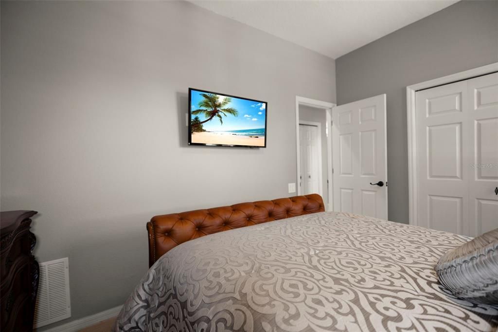 待售: $1,175,000 (6 贝兹, 4 浴室, 4059 平方英尺)