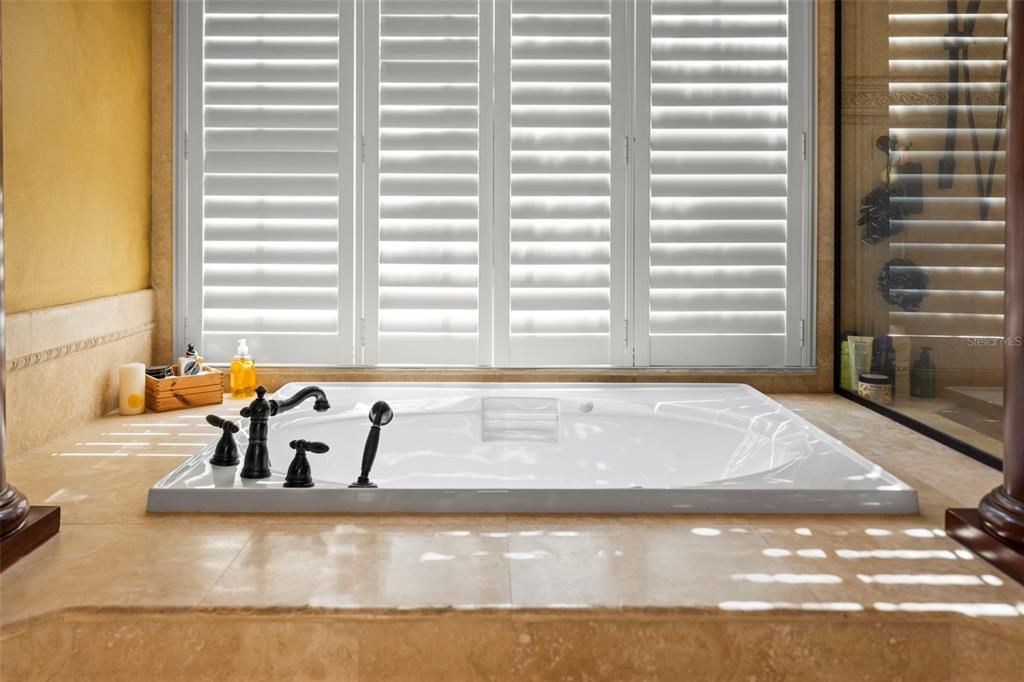 待售: $1,175,000 (6 贝兹, 4 浴室, 4059 平方英尺)