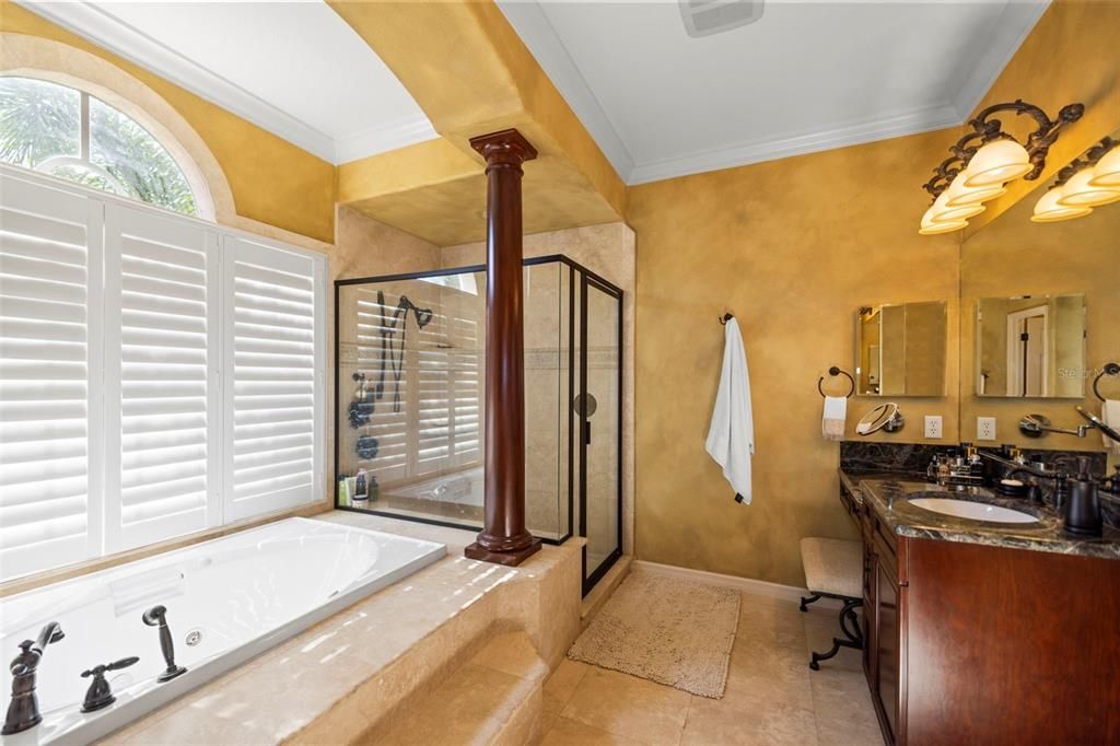 待售: $1,175,000 (6 贝兹, 4 浴室, 4059 平方英尺)