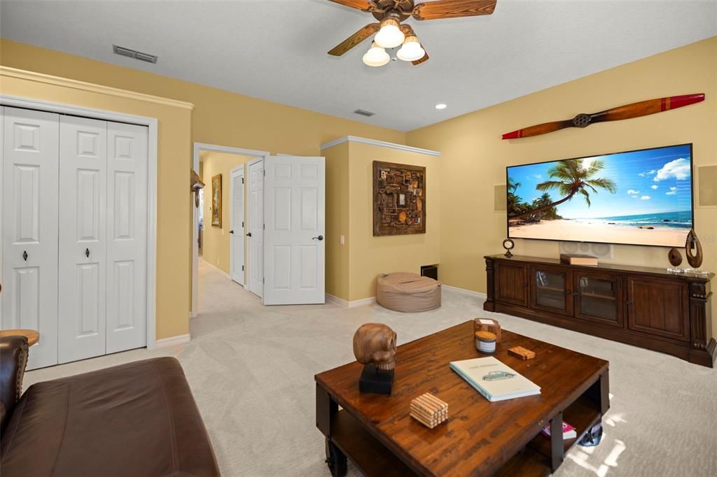 待售: $1,175,000 (6 贝兹, 4 浴室, 4059 平方英尺)