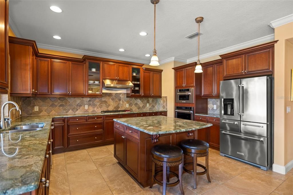 待售: $1,175,000 (6 贝兹, 4 浴室, 4059 平方英尺)