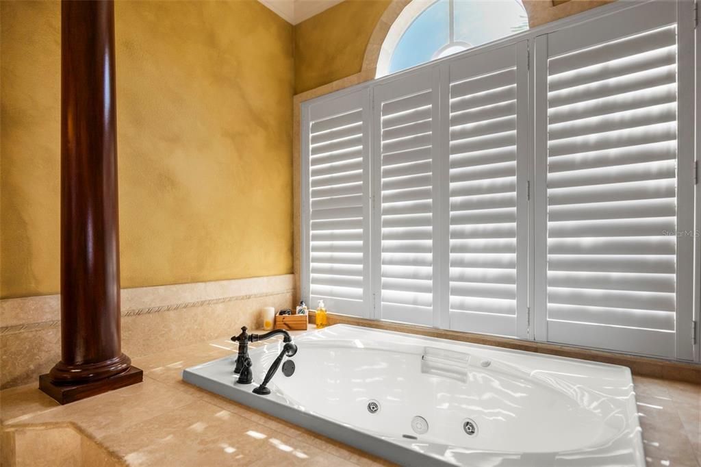 待售: $1,175,000 (6 贝兹, 4 浴室, 4059 平方英尺)