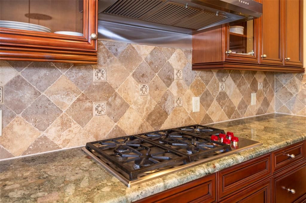 待售: $1,175,000 (6 贝兹, 4 浴室, 4059 平方英尺)