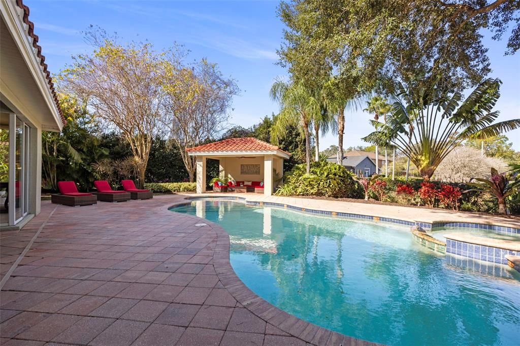 待售: $1,175,000 (6 贝兹, 4 浴室, 4059 平方英尺)