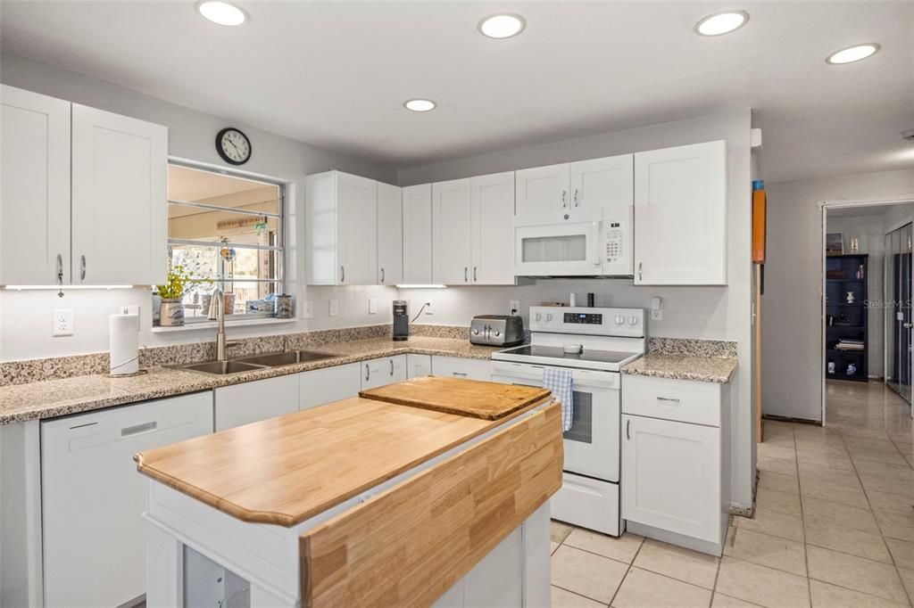 For Sale: $425,000 (3 beds, 2 baths, 1671 Square Feet)