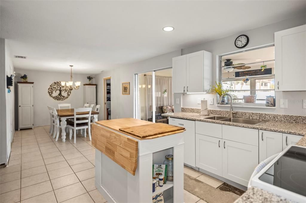 For Sale: $425,000 (3 beds, 2 baths, 1671 Square Feet)