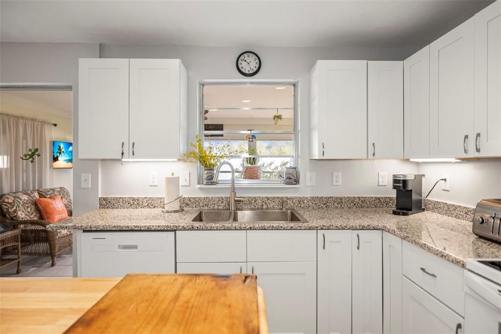 For Sale: $425,000 (3 beds, 2 baths, 1671 Square Feet)