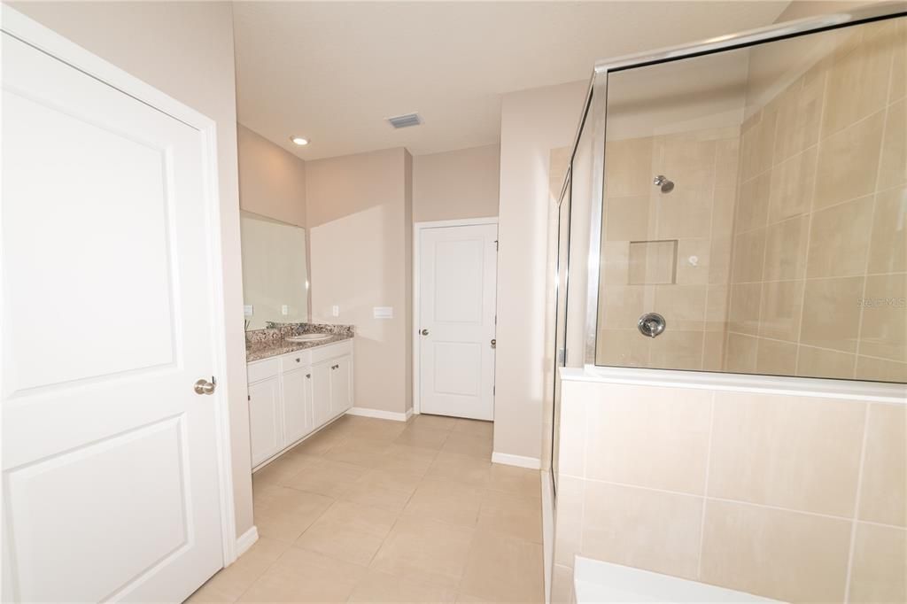 For Rent: $2,900 (4 beds, 2 baths, 2035 Square Feet)