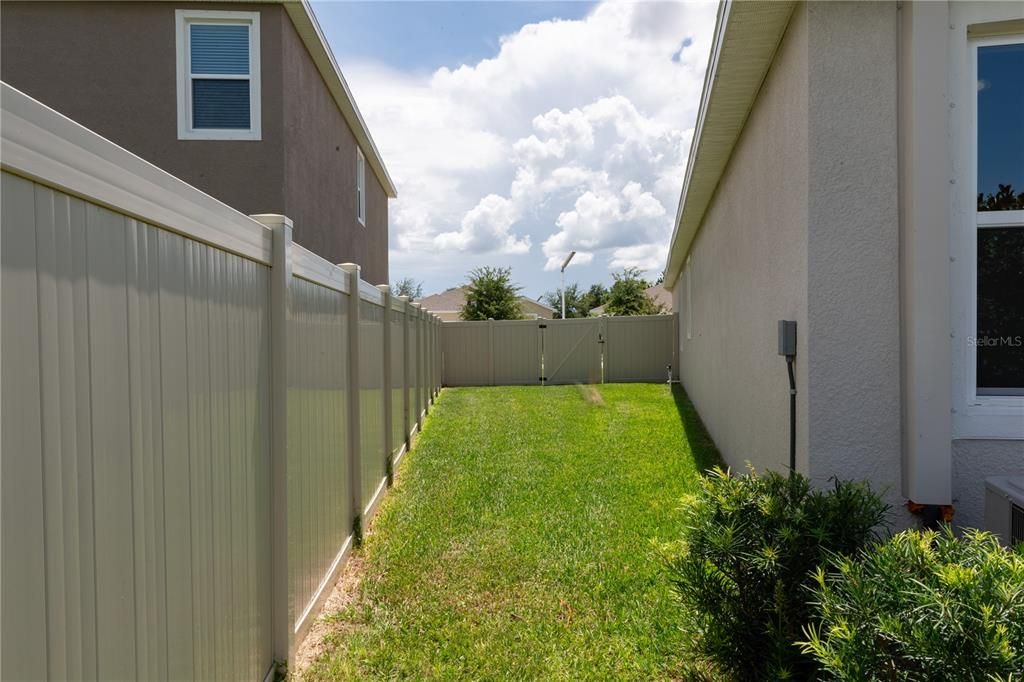 For Rent: $2,900 (4 beds, 2 baths, 2035 Square Feet)