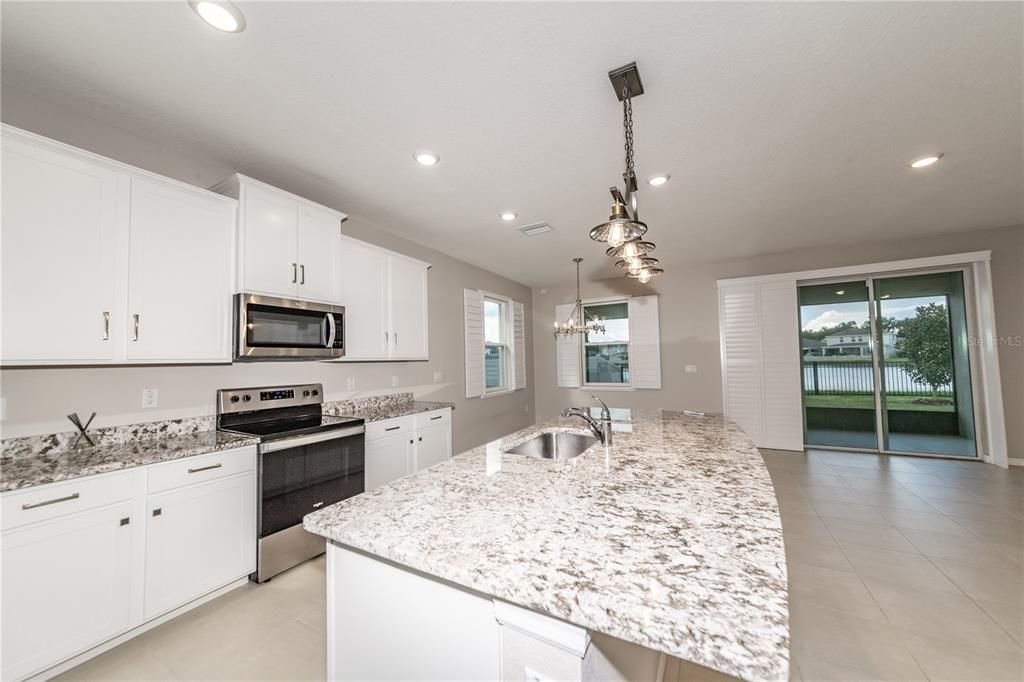 For Rent: $2,900 (4 beds, 2 baths, 2035 Square Feet)