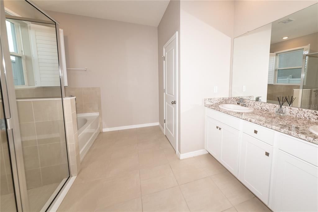 For Rent: $2,900 (4 beds, 2 baths, 2035 Square Feet)