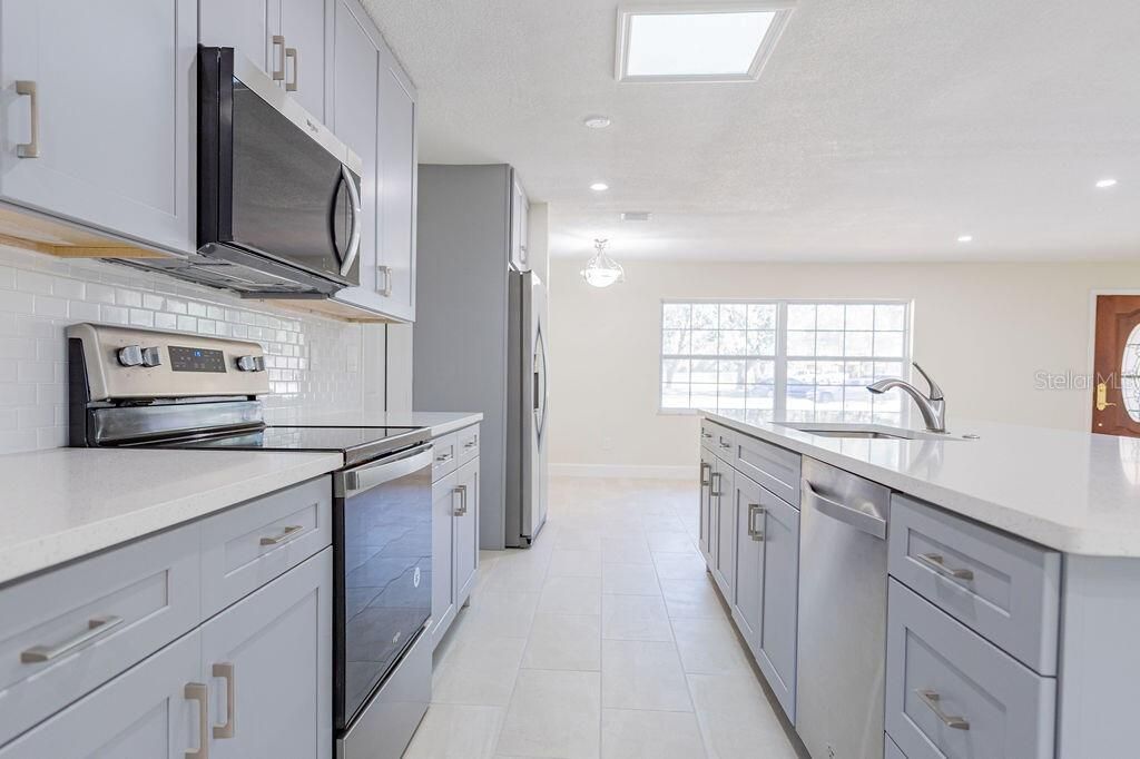 На продажу: $379,900 (3 спален, 2 ванн, 1620 Квадратных фут)