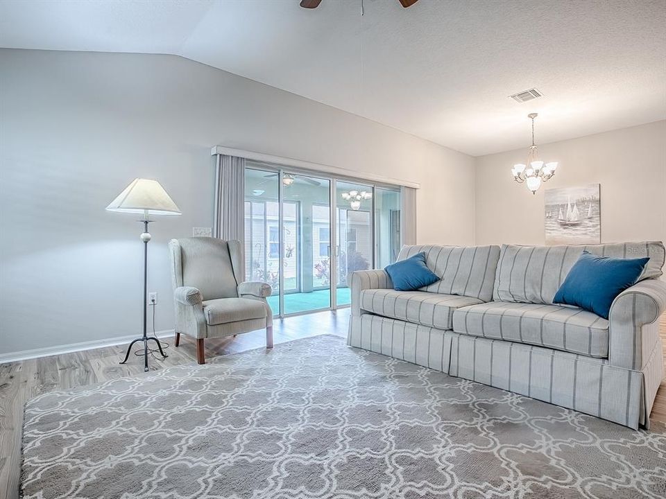 待售: $410,000 (3 贝兹, 2 浴室, 1922 平方英尺)