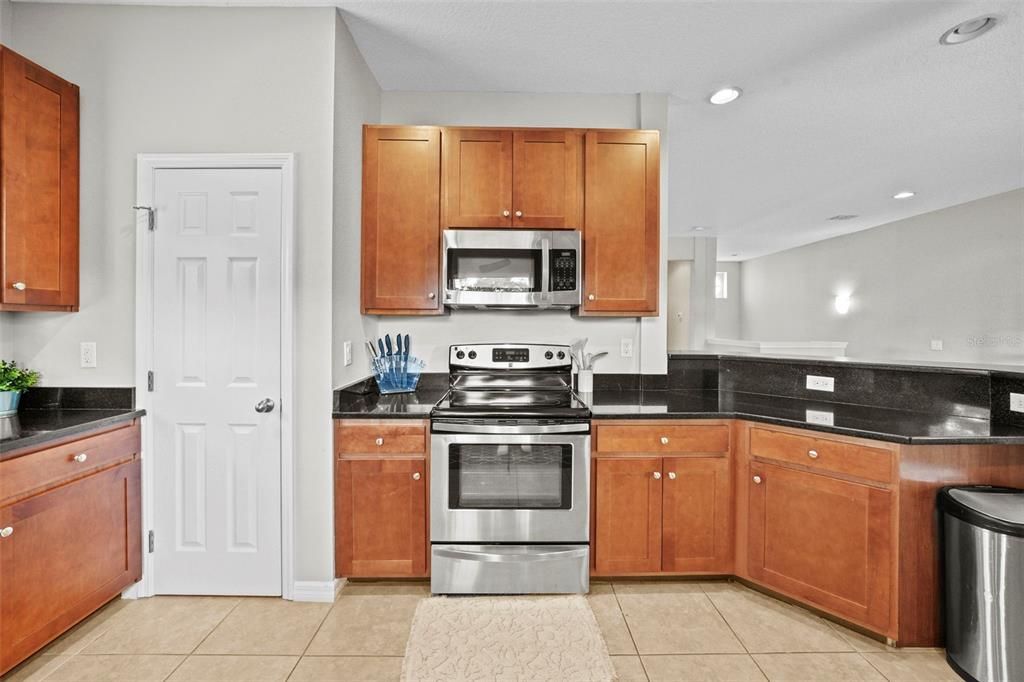 出租: $3,250 (3 贝兹, 2 浴室, 1764 平方英尺)