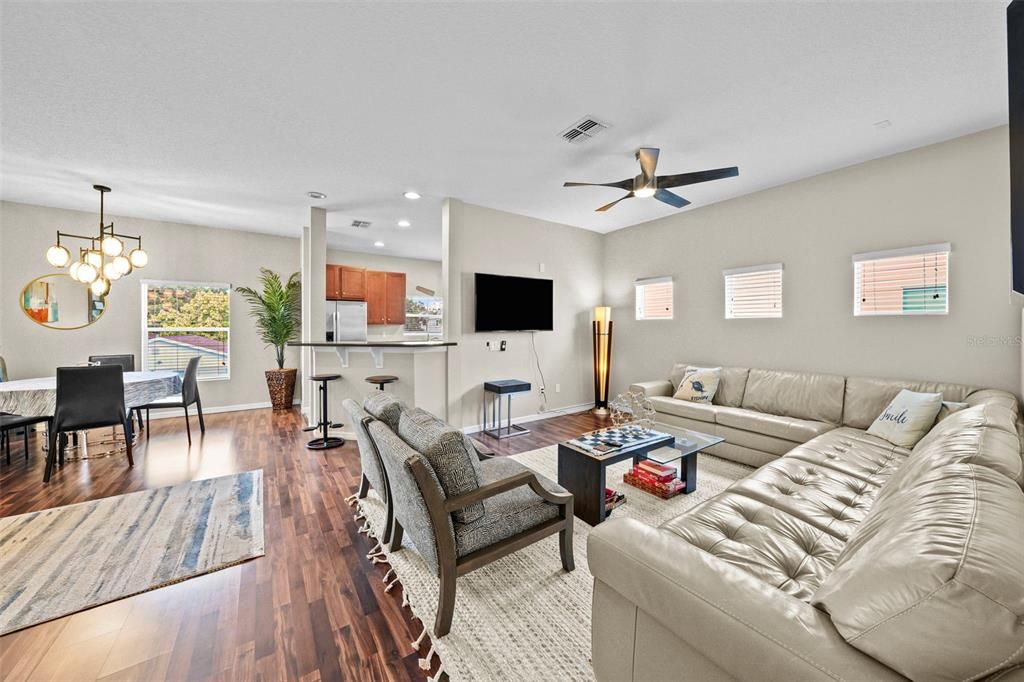 出租: $3,250 (3 贝兹, 2 浴室, 1764 平方英尺)