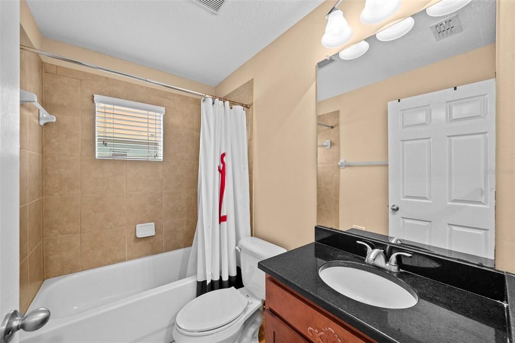 出租: $3,250 (3 贝兹, 2 浴室, 1764 平方英尺)