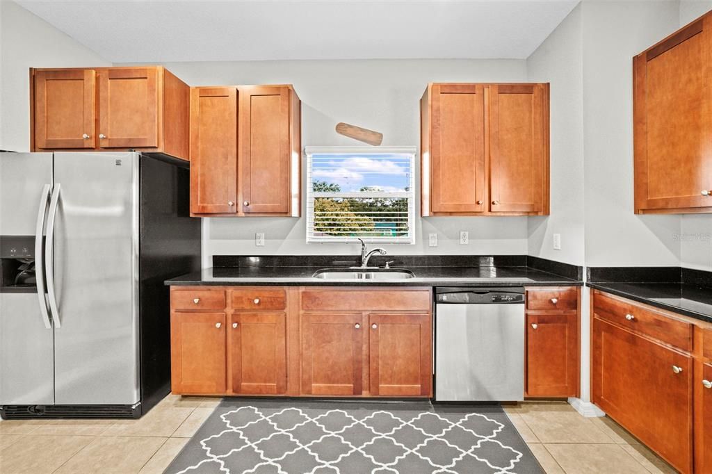 出租: $3,250 (3 贝兹, 2 浴室, 1764 平方英尺)