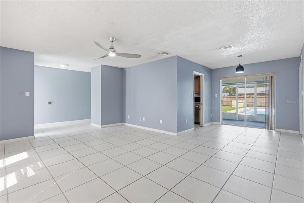 En Venta: $289,000 (3 camas, 2 baños, 1405 Pies cuadrados)