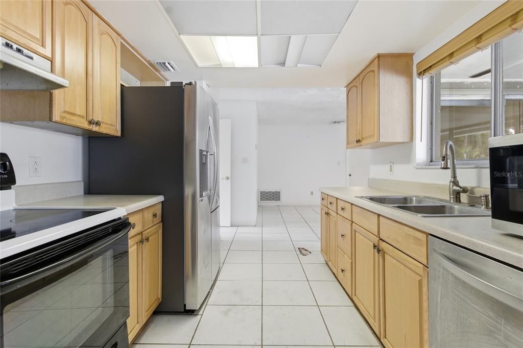 En Venta: $289,000 (3 camas, 2 baños, 1405 Pies cuadrados)