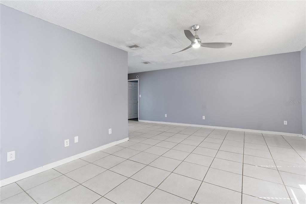 En Venta: $289,000 (3 camas, 2 baños, 1405 Pies cuadrados)