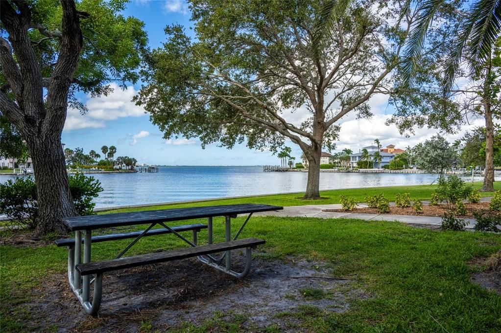 For Sale: $399,999 (0.23 acres)