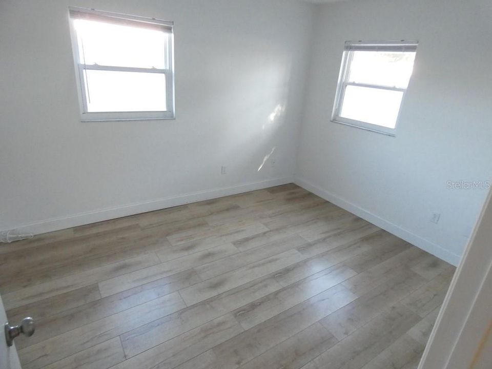 For Sale: $200,000 (2 beds, 2 baths, 1100 Square Feet)
