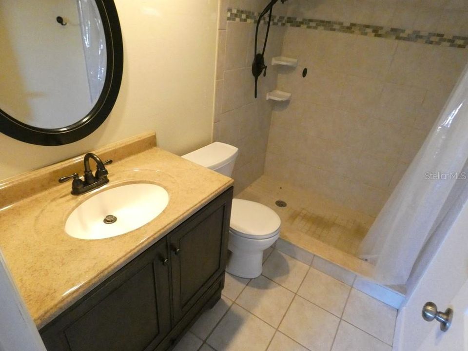 For Sale: $200,000 (2 beds, 2 baths, 1100 Square Feet)