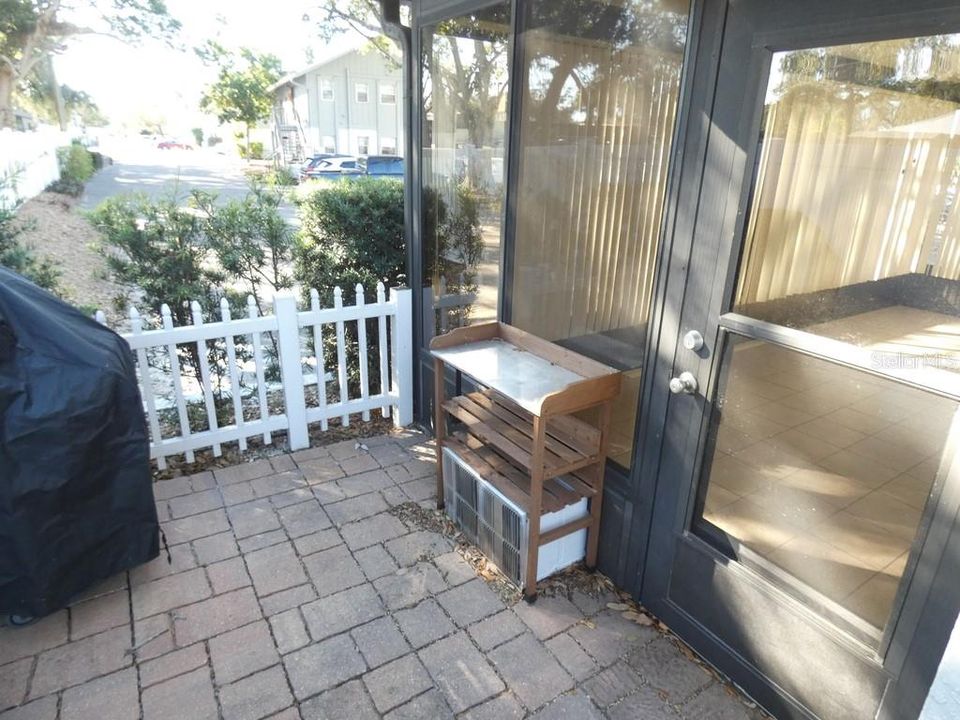 For Sale: $200,000 (2 beds, 2 baths, 1100 Square Feet)