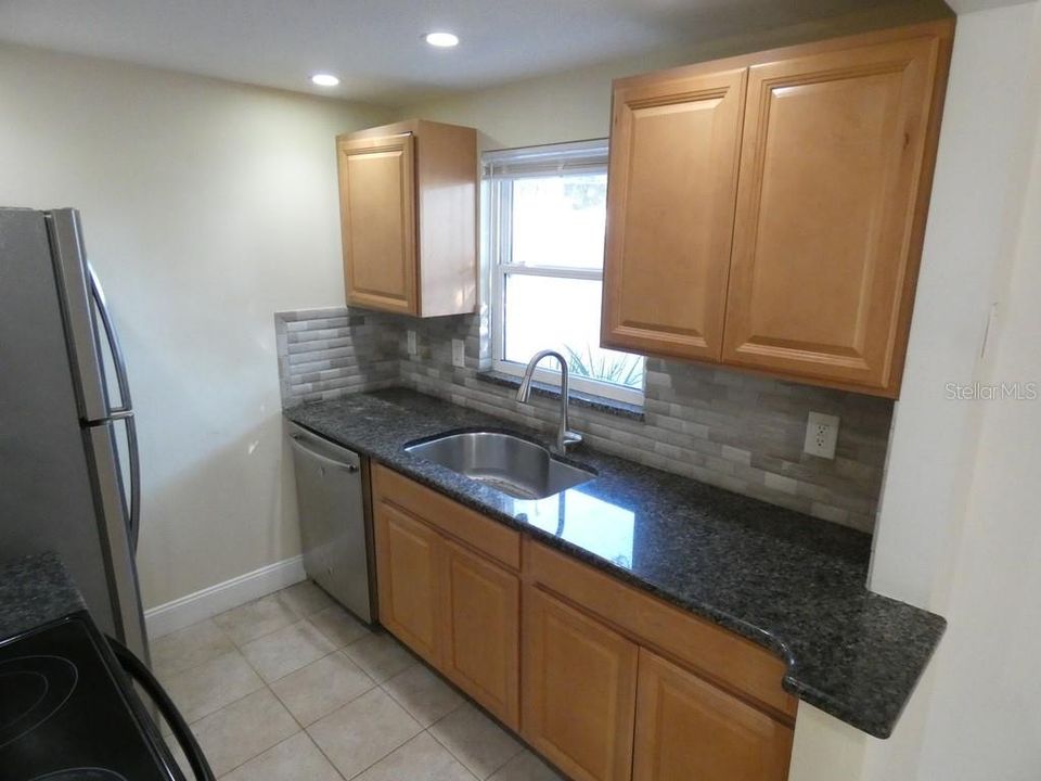 For Sale: $200,000 (2 beds, 2 baths, 1100 Square Feet)