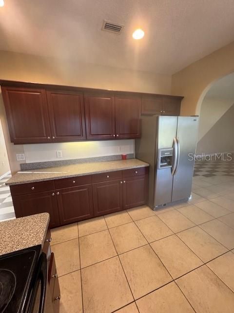For Sale: $480,000 (5 beds, 2 baths, 2662 Square Feet)