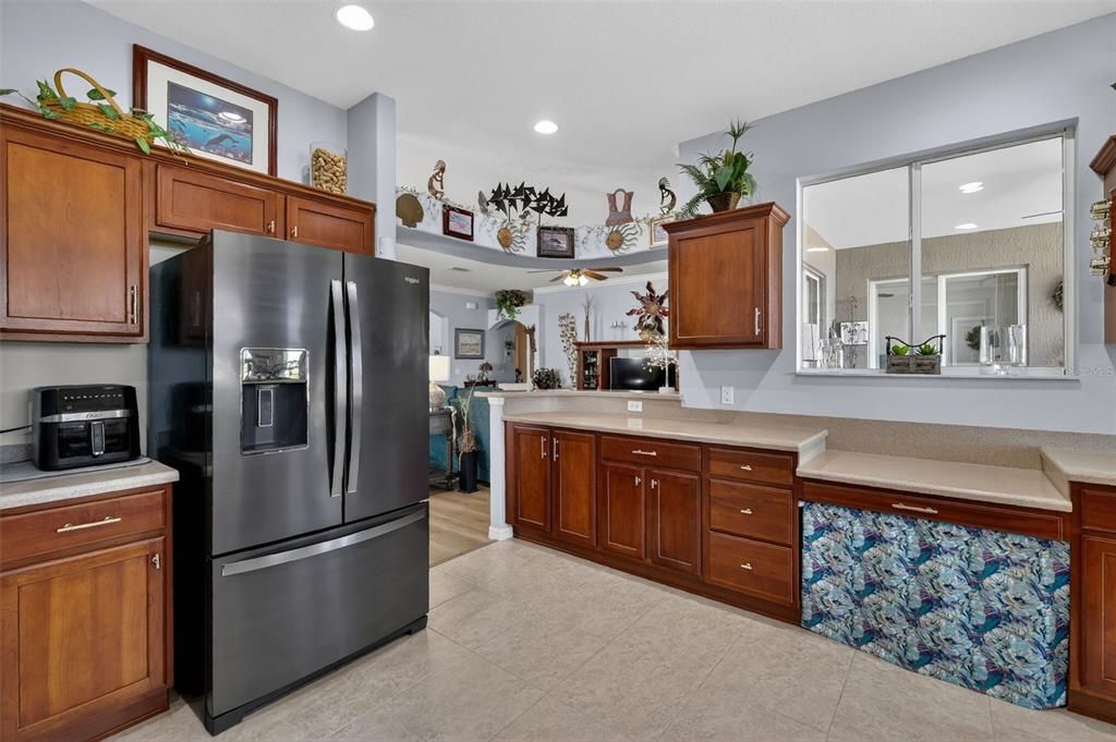 For Sale: $332,950 (3 beds, 2 baths, 2283 Square Feet)