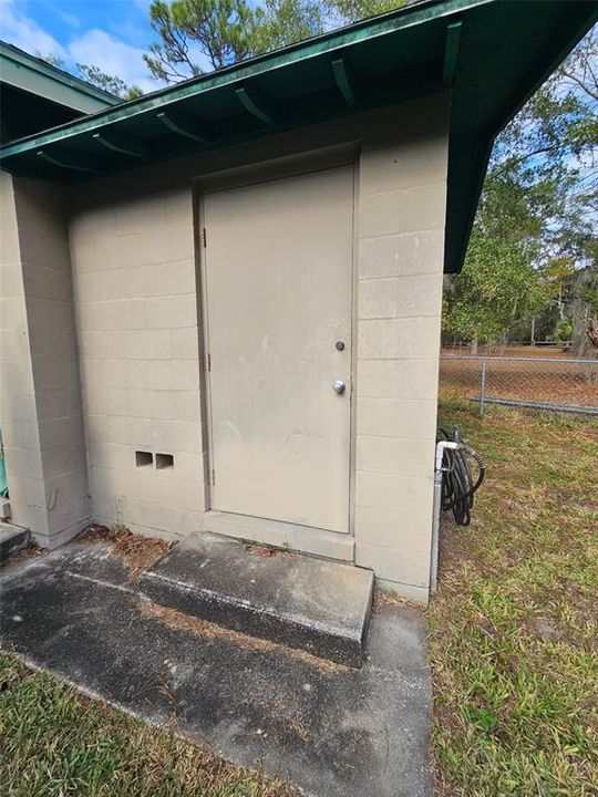 For Sale: $239,900 (2 beds, 2 baths, 1140 Square Feet)