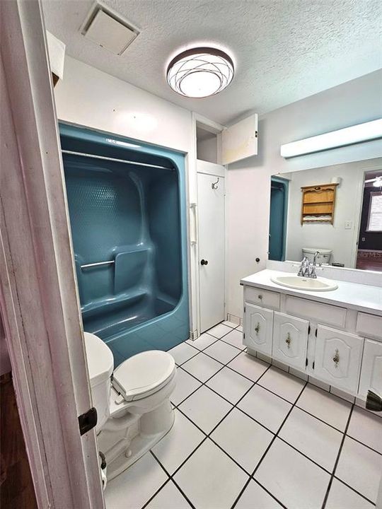 For Sale: $239,900 (2 beds, 2 baths, 1140 Square Feet)