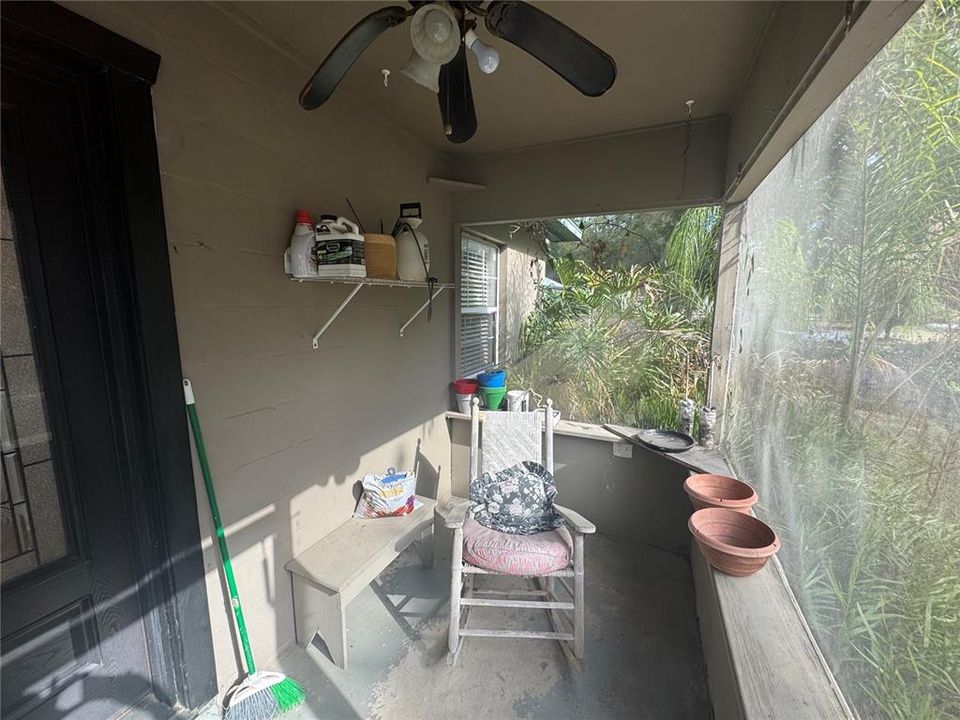 For Sale: $239,900 (2 beds, 2 baths, 1140 Square Feet)