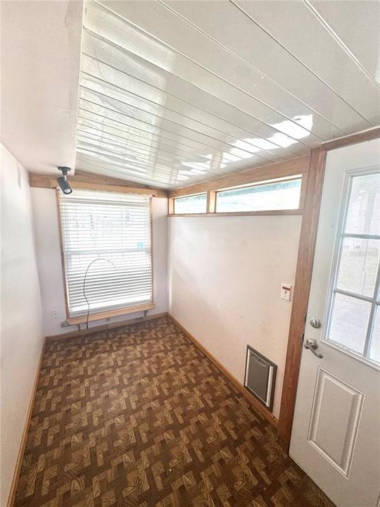 For Sale: $239,900 (2 beds, 2 baths, 1140 Square Feet)