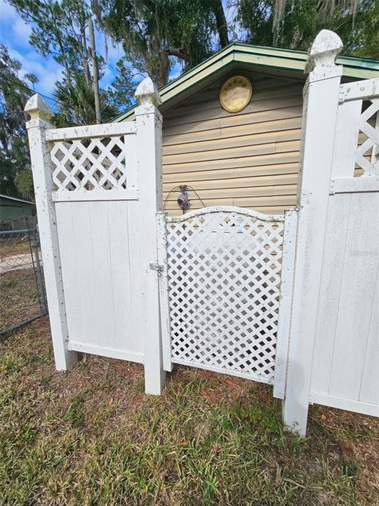 For Sale: $239,900 (2 beds, 2 baths, 1140 Square Feet)