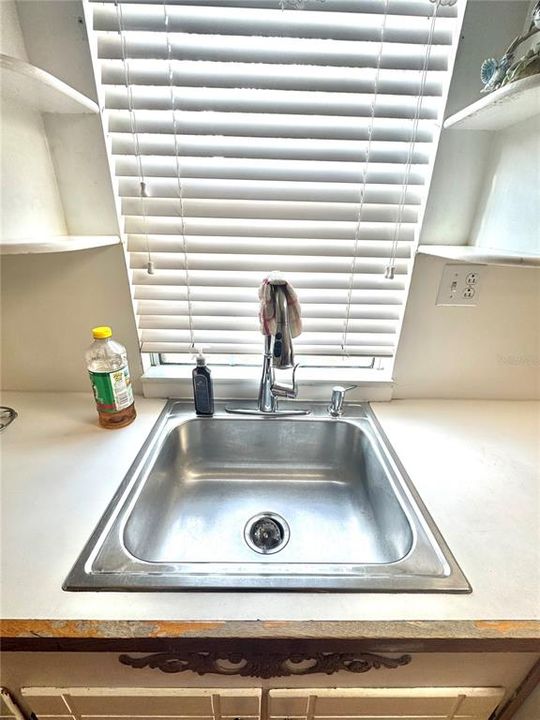 For Sale: $239,900 (2 beds, 2 baths, 1140 Square Feet)