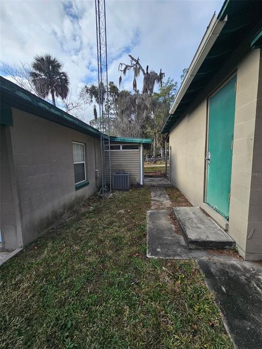 For Sale: $239,900 (2 beds, 2 baths, 1140 Square Feet)