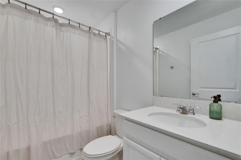 待售: $298,000 (3 贝兹, 2 浴室, 1560 平方英尺)