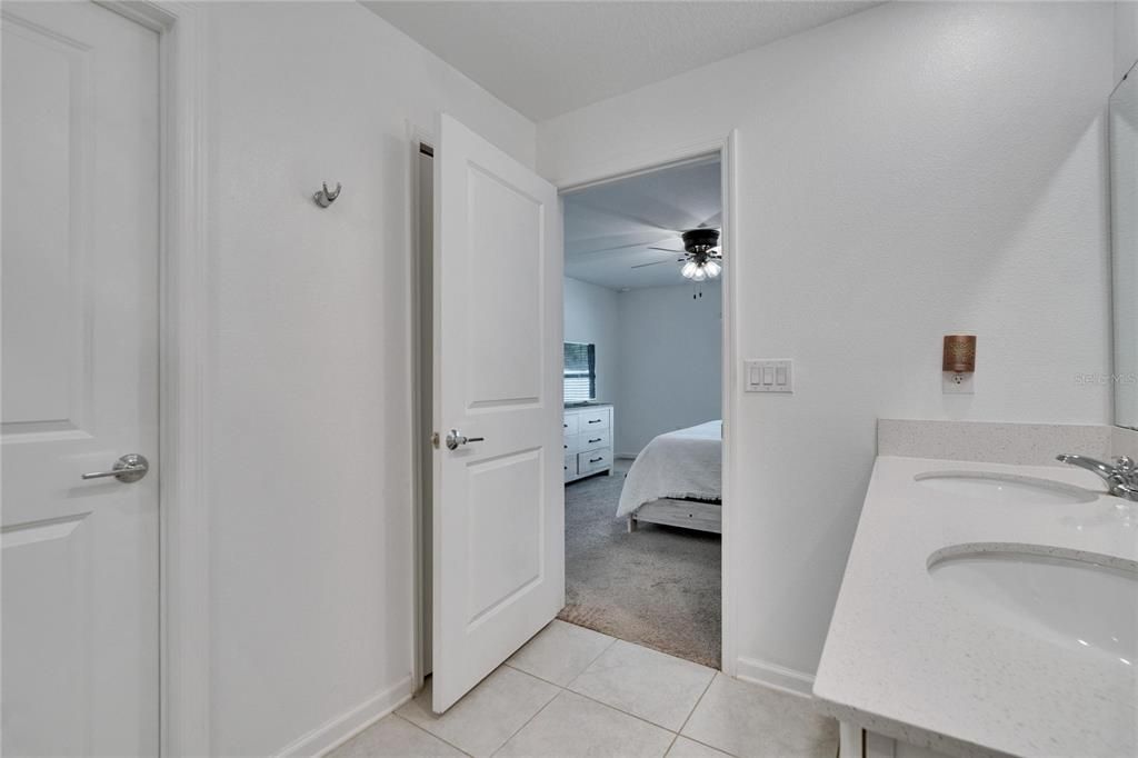 待售: $298,000 (3 贝兹, 2 浴室, 1560 平方英尺)