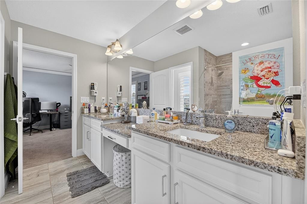 En Venta: $799,900 (5 camas, 4 baños, 3614 Pies cuadrados)